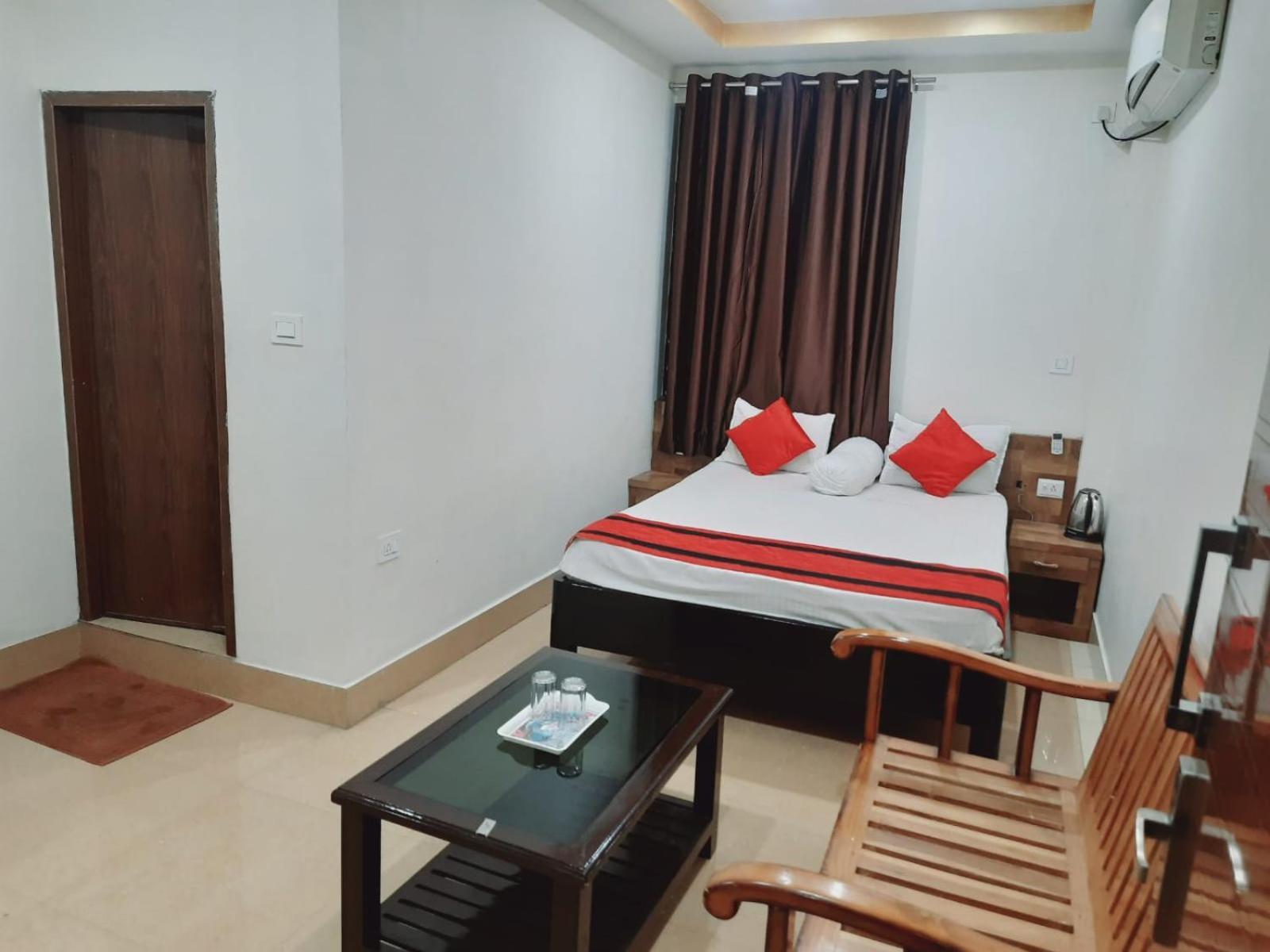 Hotel Knight Inn Airport Guwahati Dış mekan fotoğraf